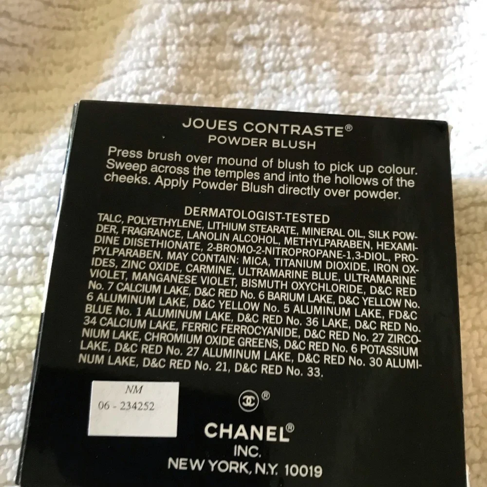 CHANEL Powder Blush Compact sphere Angel Rose